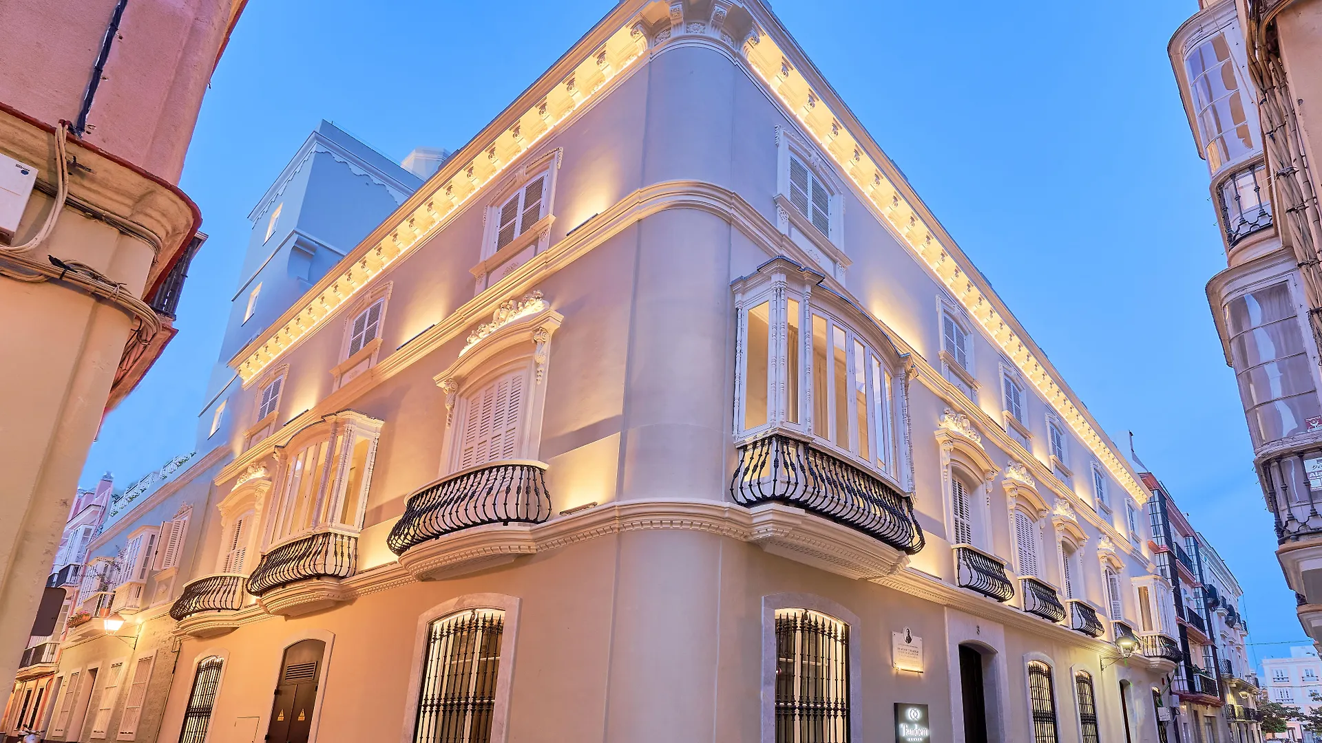 Tandem Palacio Veedor De Galeras Suites Cádiz Appartement
